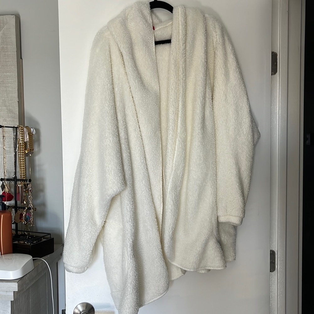 Unhide X Netflix chill robe.